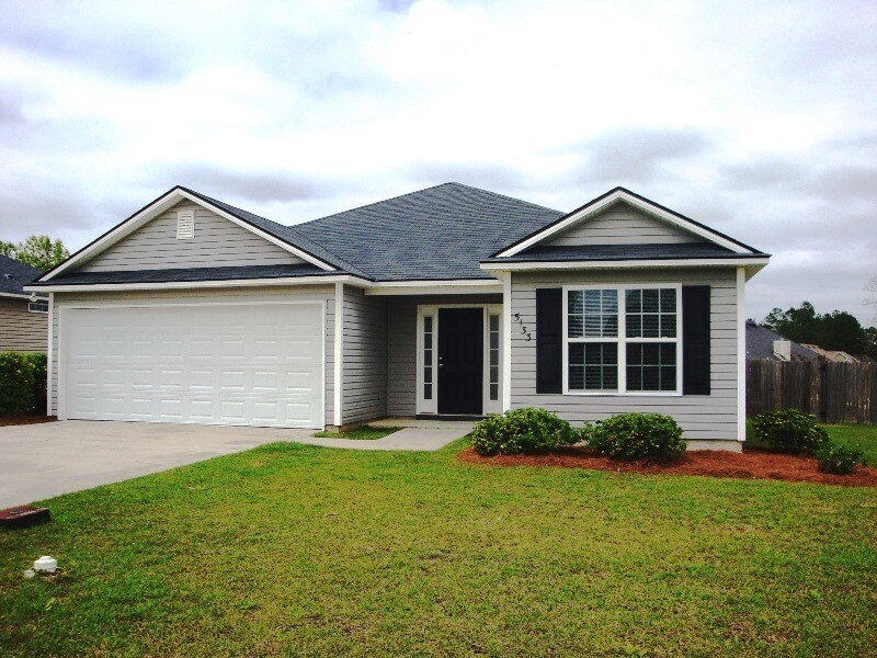 Foto principal - Charming 3BR/2BA Home with Fenced Yard, Ga...