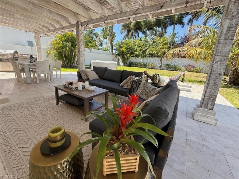 Foto principal - 771 94th Ave N