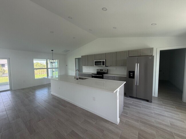 Foto del edificio - 1301 NE 11th Terrace