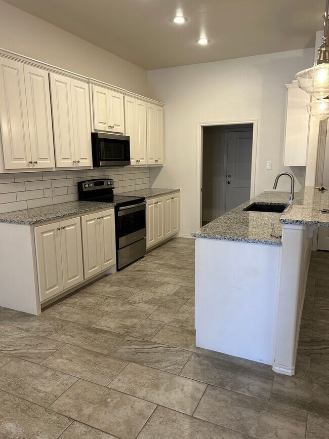 Foto del edificio - 2Bed/2Bath Duplex
