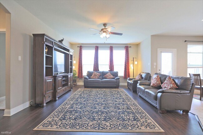 Building Photo - 4 br, 2 bath House - 3733 Penelope Way