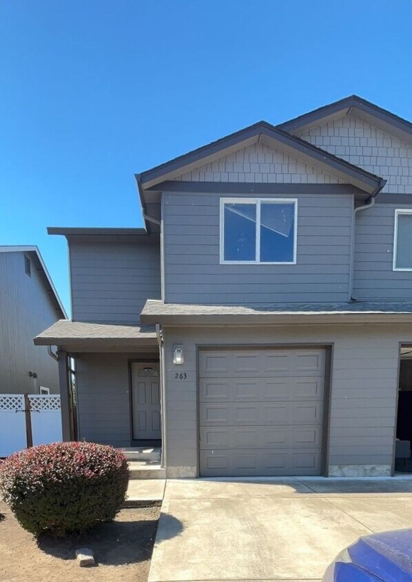 Foto principal - 261-263 Gwinn St Monmouth, OR 97351