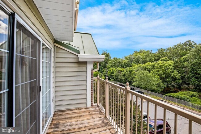 Building Photo - 4110 Vanderbilt Ct