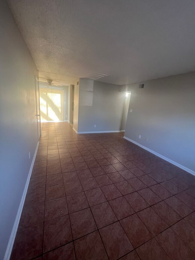 Foto del edificio - 2 Bedroom/ 1 Bathroom $1150.00
