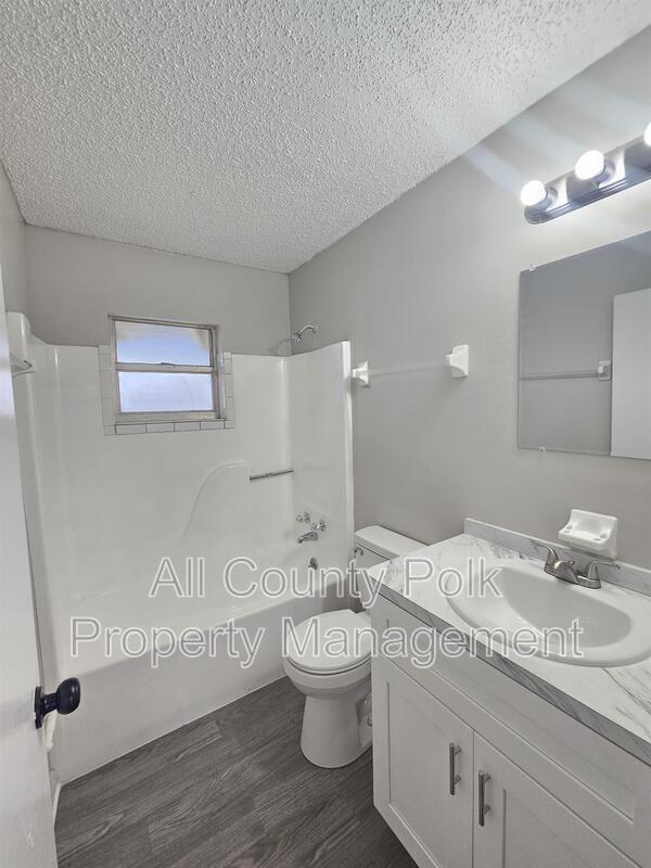 Foto del edificio - 455 Buck Moore Rd