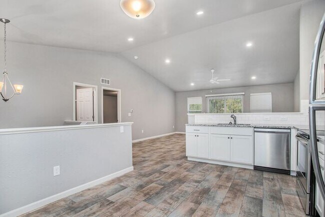 Building Photo - 5446 Eagle Glen Dr SW