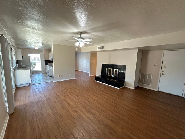 Building Photo - Lovely Home for rent in Plano!