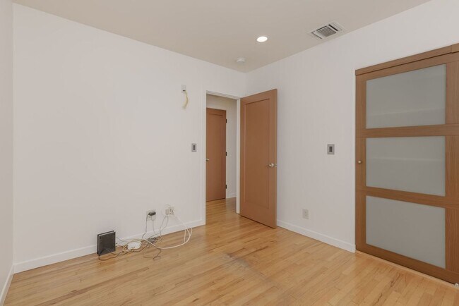 Foto del edificio - 709 Avenue D