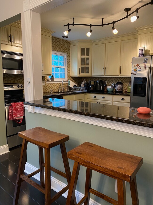 Building Photo - 32 Catbird Ct
