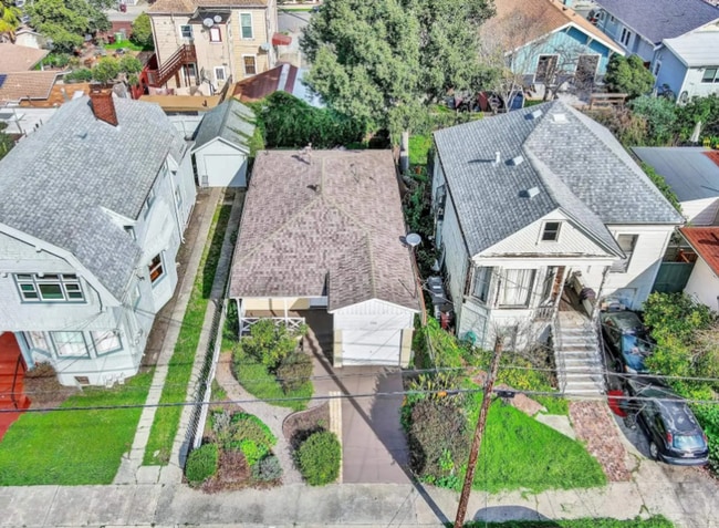 Photo - Spacious & Updated 2 BR / 1 BA Home in North Oakland – Move-In Ready!