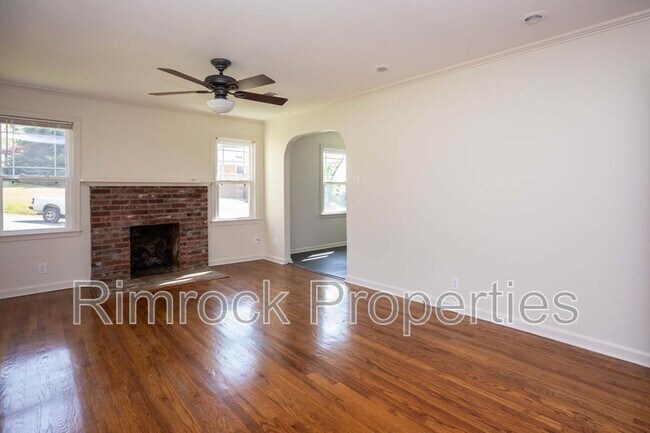 Foto del edificio - 2500 Durwood Rd
