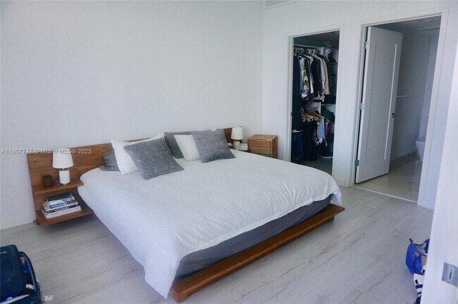 Foto del edificio - 601 NE 27th St