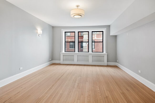 Building Photo - 7000 S South Shore Dr