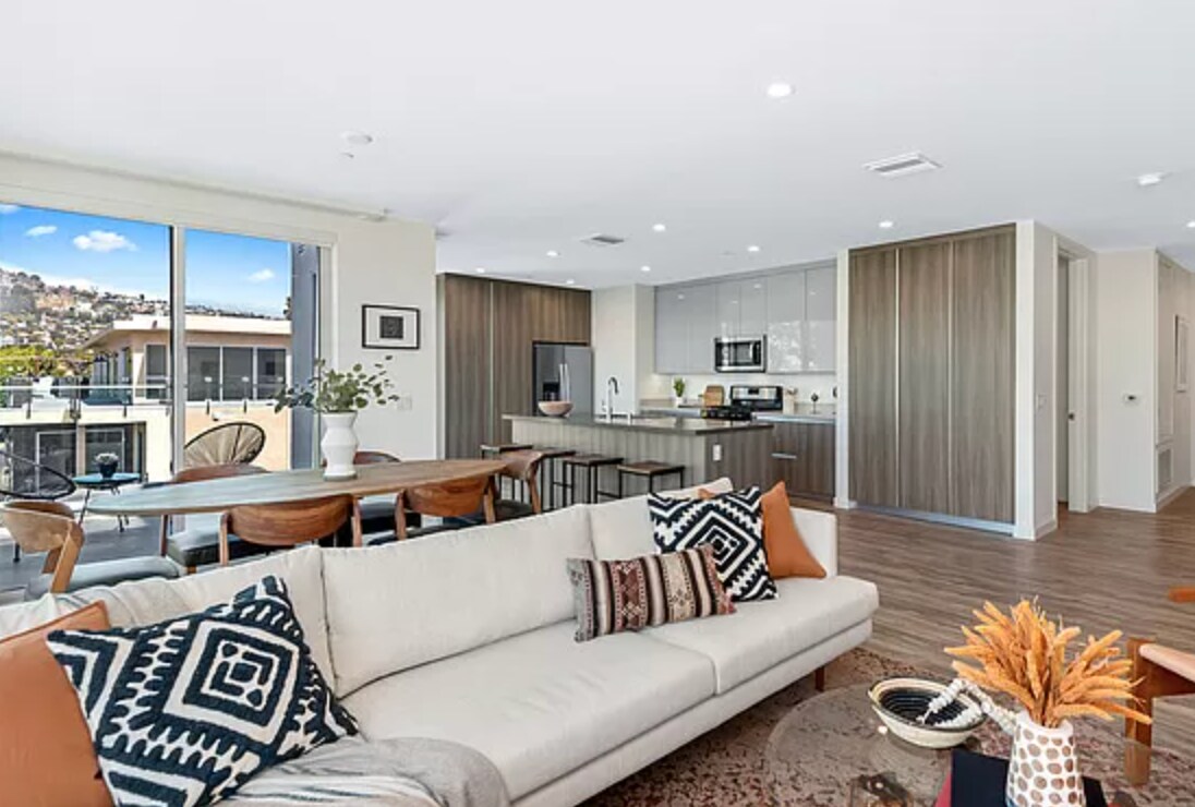 716 N Sweetzer Ave Unit 101, Los Angeles, CA 90069 Room for Rent in