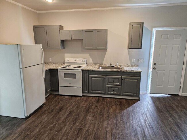 Building Photo - 168 Dixie Lake Rd