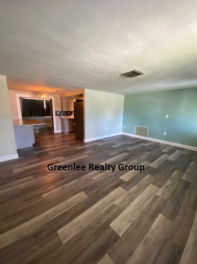 Foto del edificio - Fully Updated 3 Bed/2Bath Pool Home in New...