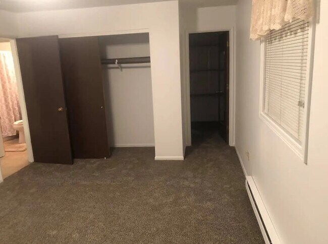 Foto del edificio - 4734 W Dimond Blvd