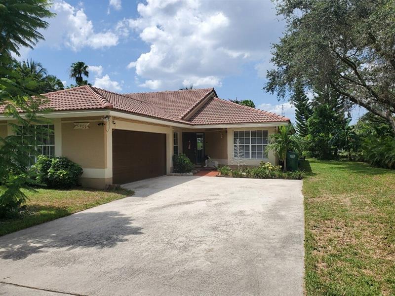 Primary Photo - 10401 NW 10th Ct