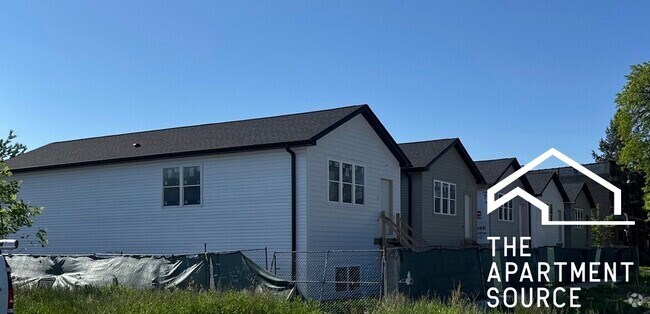 Building Photo - 547 N Springfield Ave