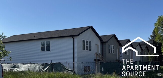 Building Photo - 547 N Springfield Ave