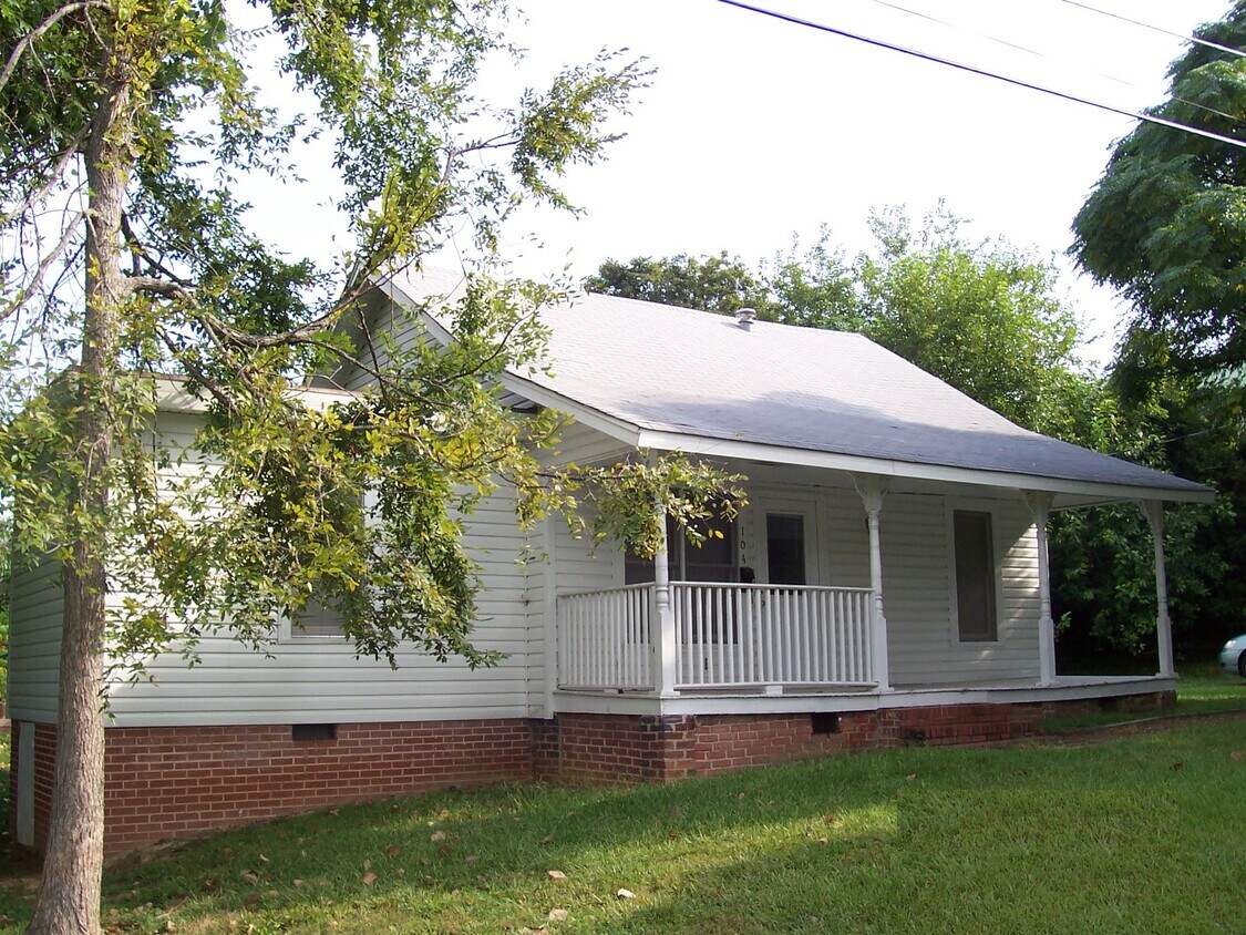 104 W Carr St, Carrboro, NC 27510 House Rental in Carrboro, NC
