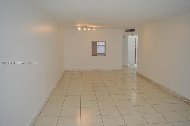 Foto del edificio - 1601 NE 191st St