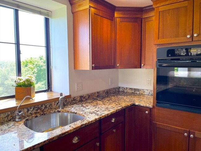 Foto del edificio - 200 Ledgewood Dr