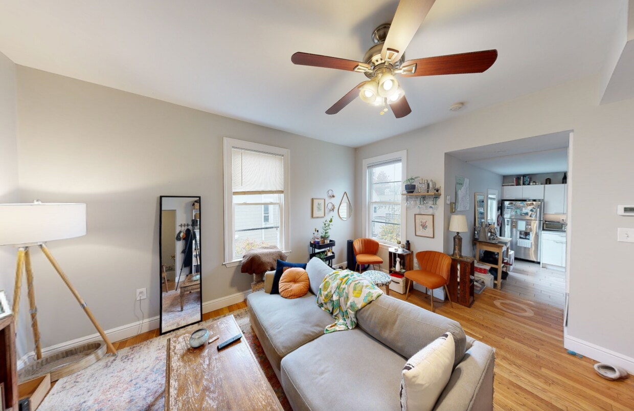 Foto principal - 13 Pleasant St