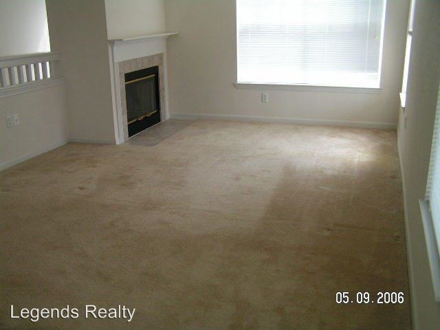 Building Photo - 822 Arbor Lakes Cir