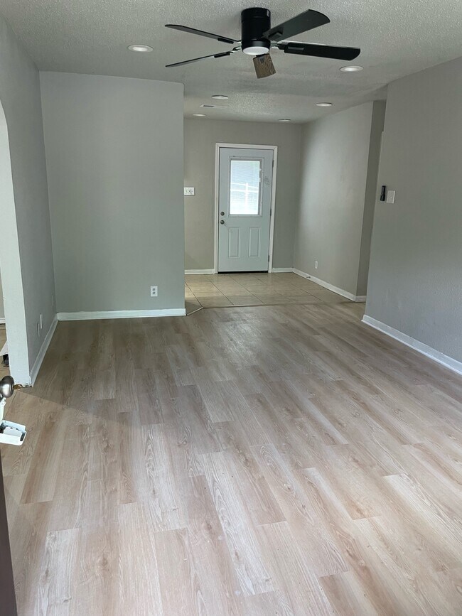 Foto del edificio - 1338 McCall St