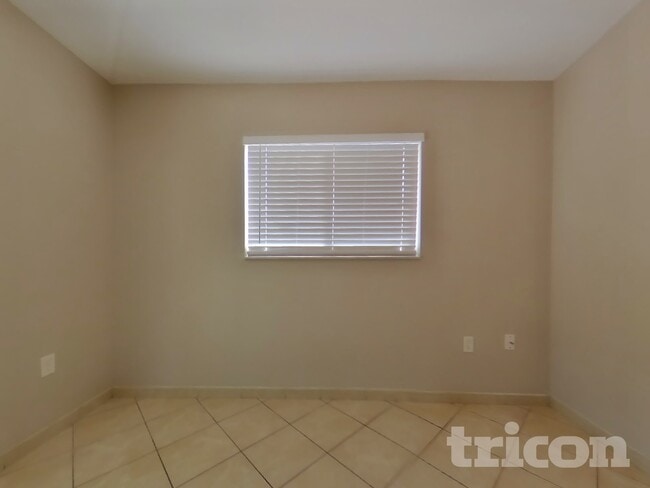 Building Photo - 505 22nd Terrace E