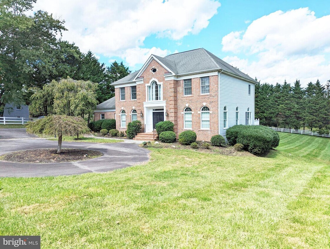 11102 Beach Mill Rd, Great Falls, VA 22066 House Rental in Great