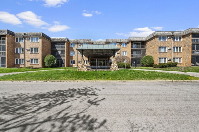 Building Photo - 3200 Virginia Ave S