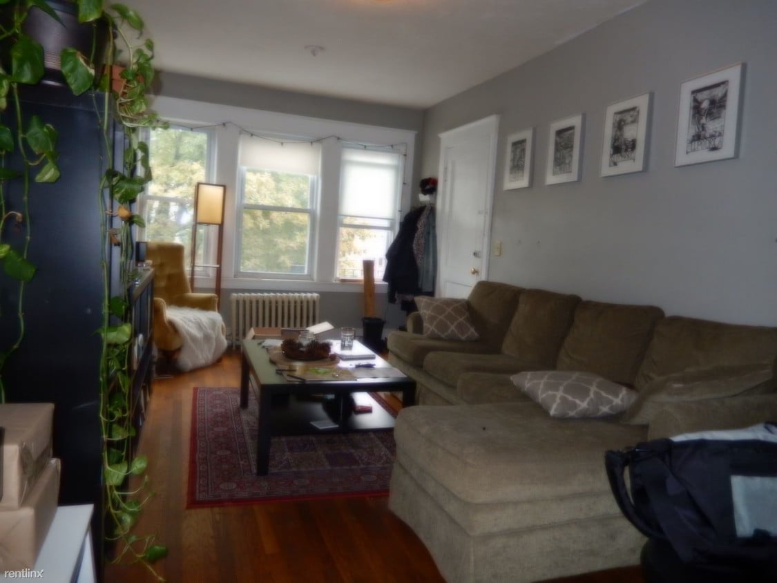 Primary Photo - 25 Lourdes Ave