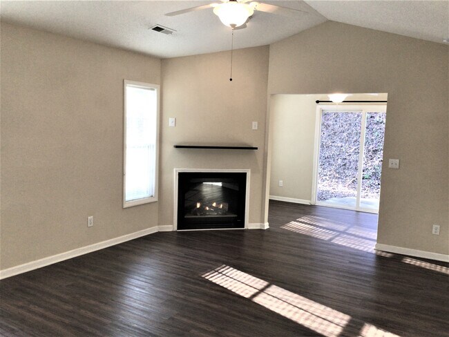 Building Photo - 5470 Regent Village Drive