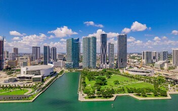 Building Photo - 900 Biscayne Blvd