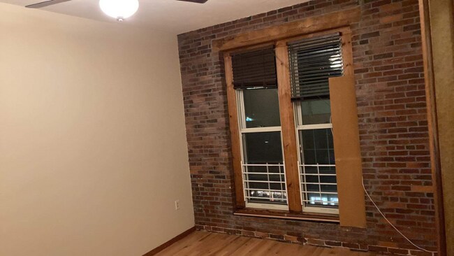 Building Photo - 114 Merrimack St