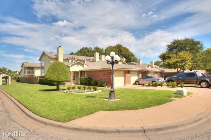Primary Photo - 9600 Woodvale Dr