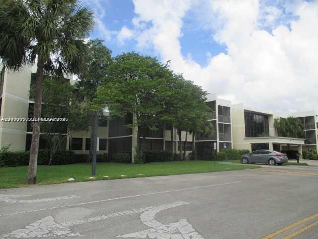 Foto del edificio - 491 Racquet Club Rd