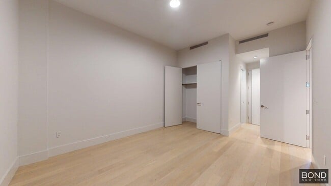 Foto del edificio - 448 Broome St