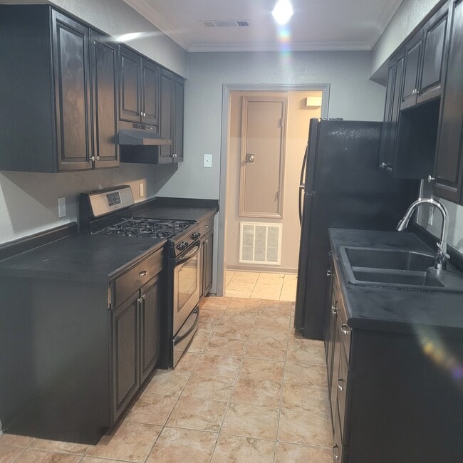 Building Photo - 7801 Unity Dr