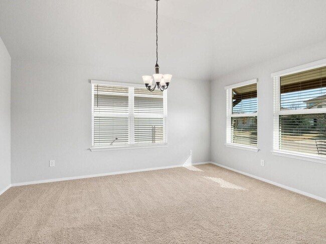 Foto del edificio - 308 Rimrock Ct