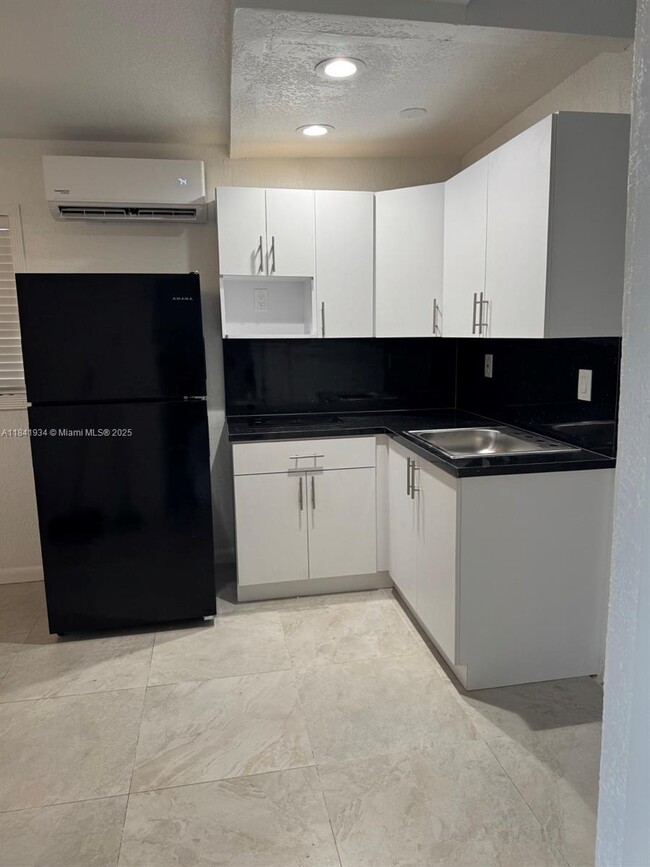 Foto del edificio - 307 E 5th St