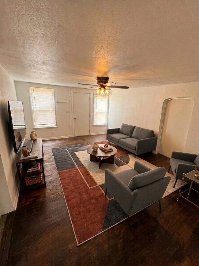 Building Photo - 415 9th Ave