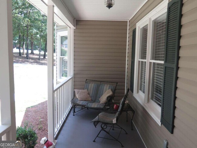 Building Photo - 350 Wildflower Dr