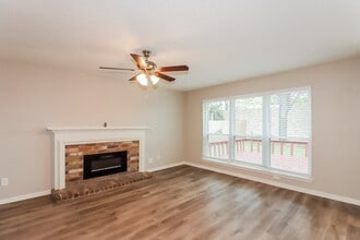 Building Photo - 2806 Sunshine Cir