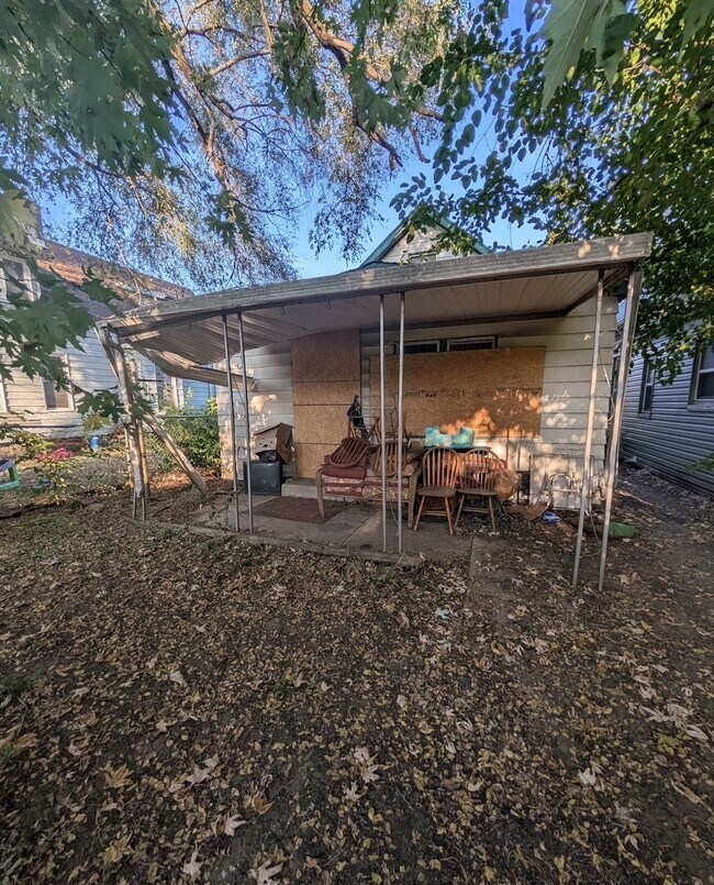 Building Photo - 1521 S Westmoreland Ave