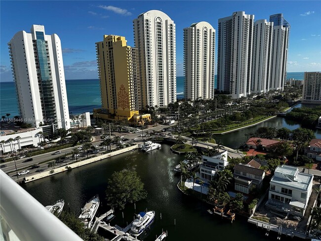 Foto del edificio - 16400 Collins Ave