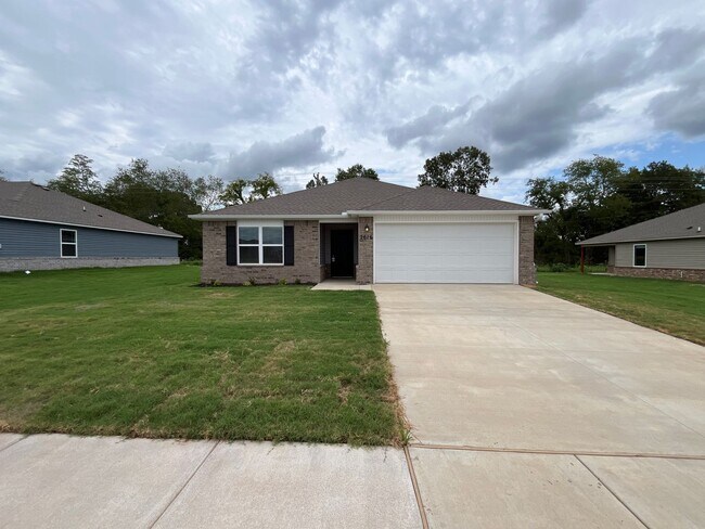 Building Photo - *NO RENT until 2026 + Christmas Cash!* BRAND NEW Three Bedroom in Pea Ridge