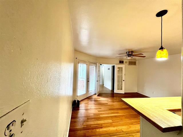 Foto del edificio - 9839 Walnut St
